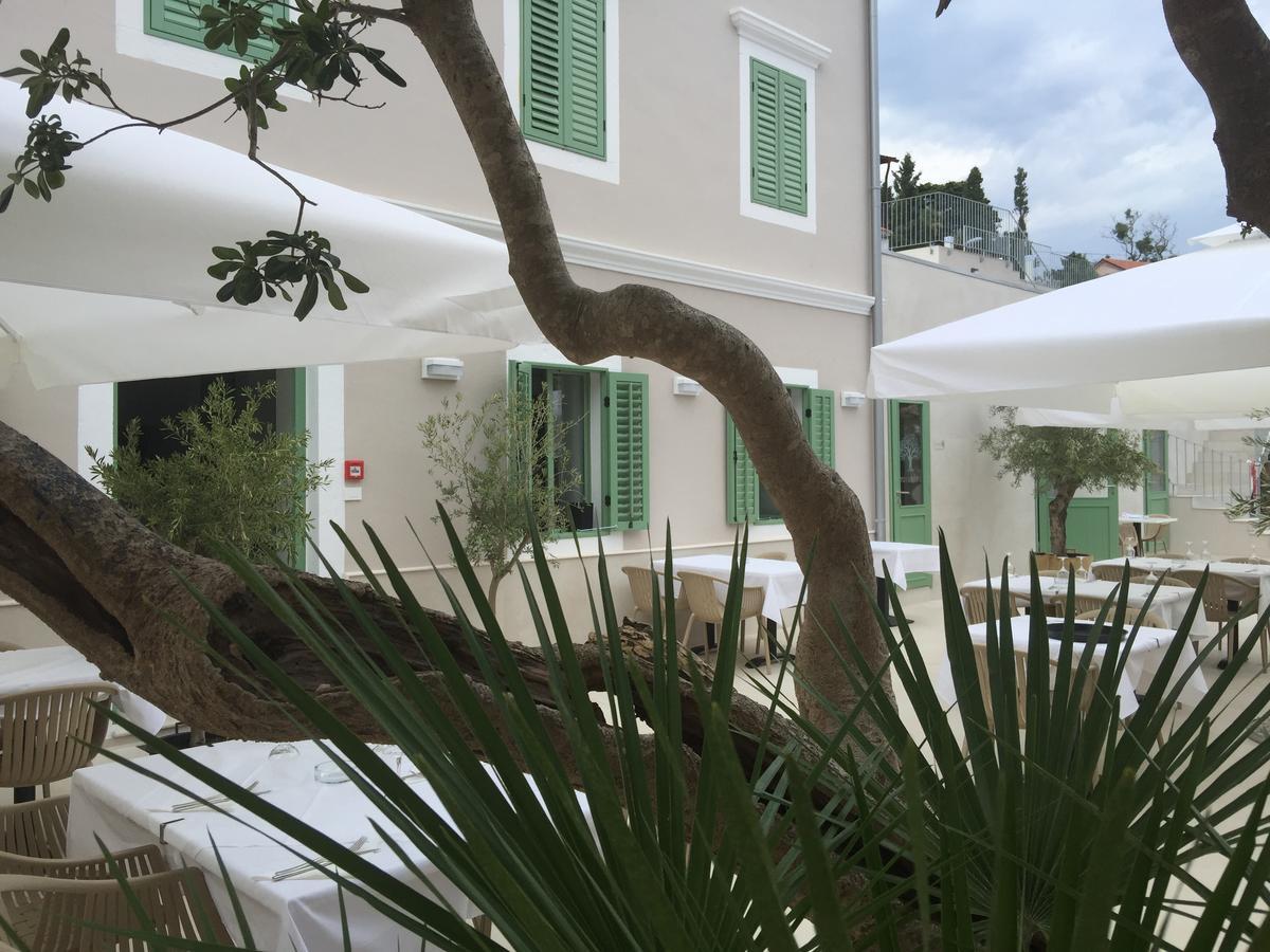 Hotel Vila Conte Veli Losinj Luaran gambar