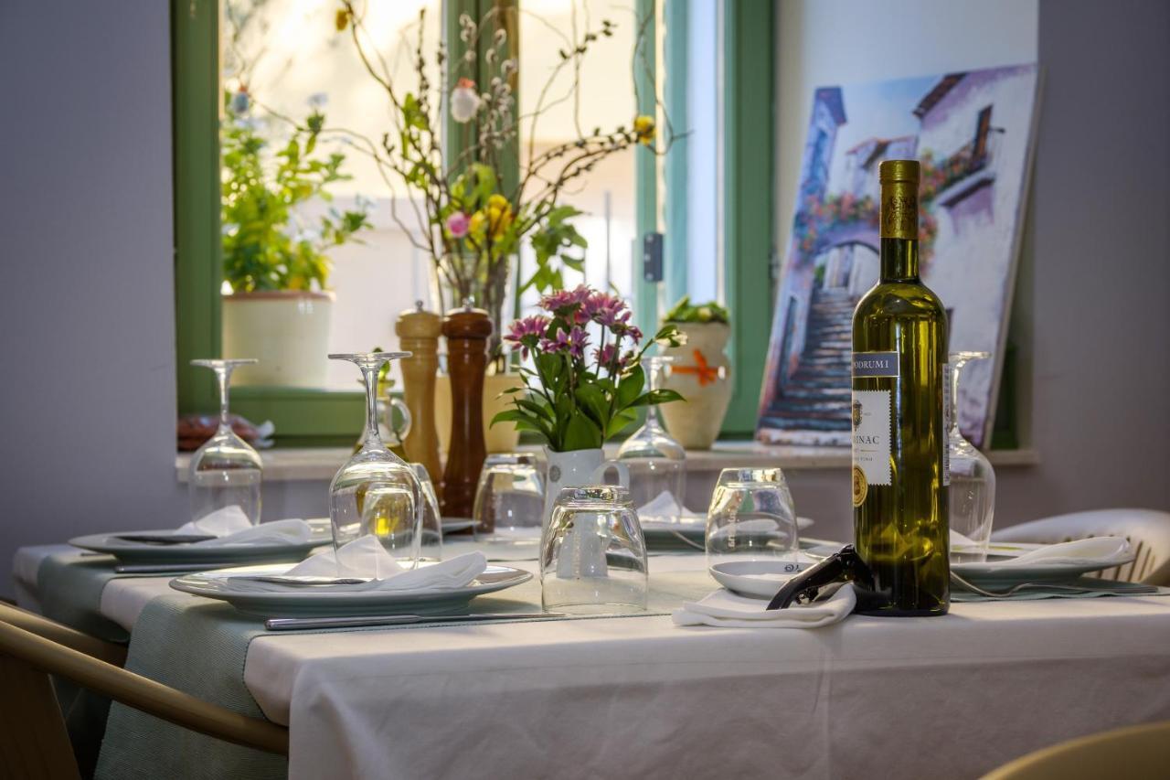 Hotel Vila Conte Veli Losinj Luaran gambar