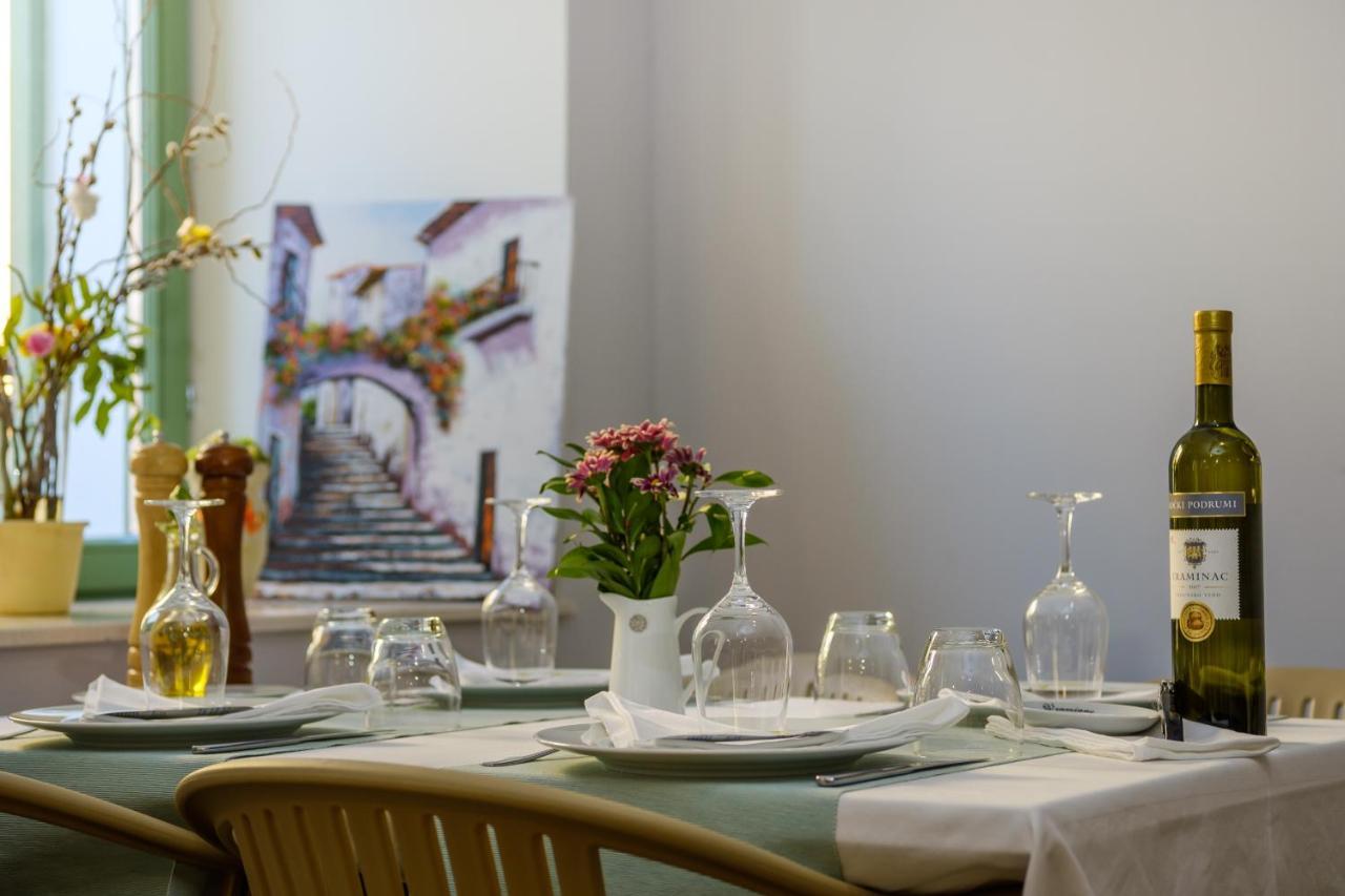 Hotel Vila Conte Veli Losinj Luaran gambar