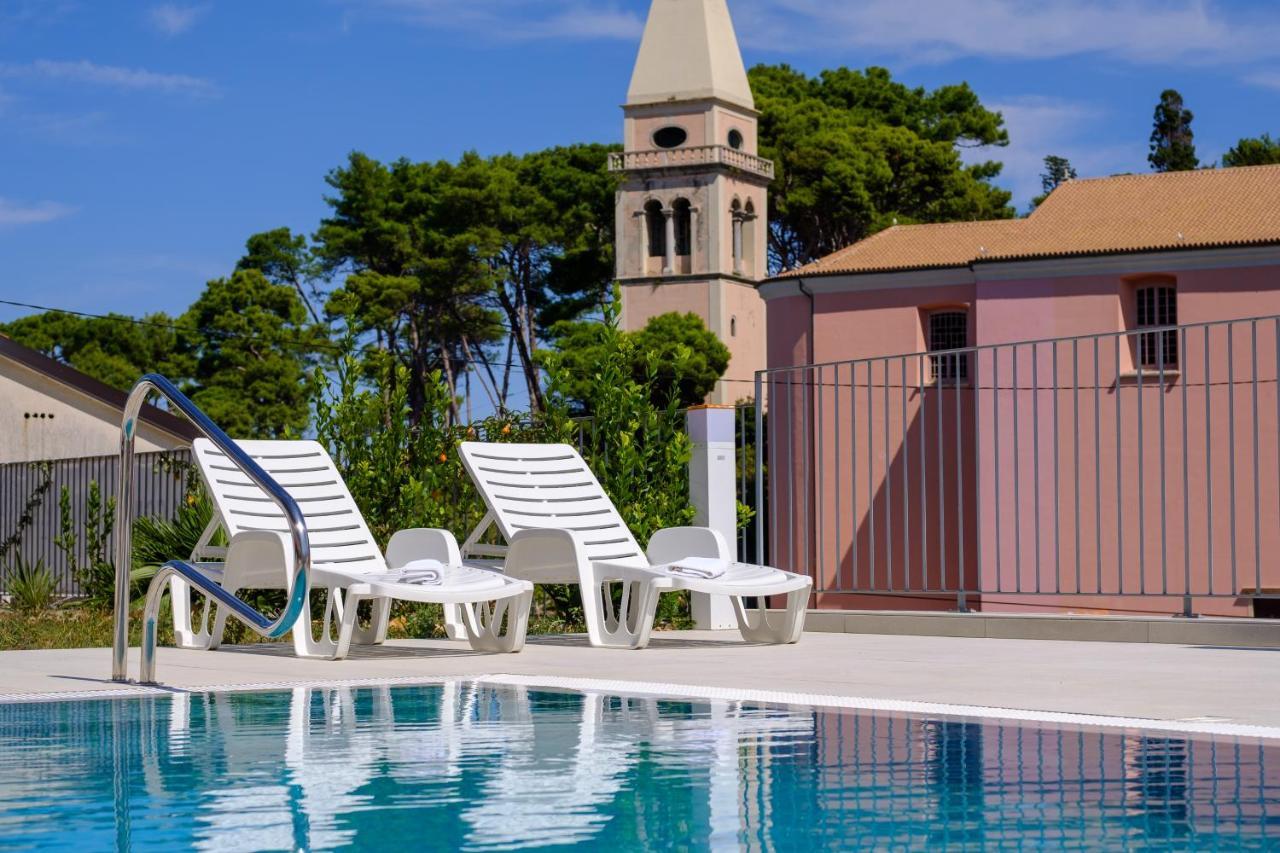 Hotel Vila Conte Veli Losinj Luaran gambar